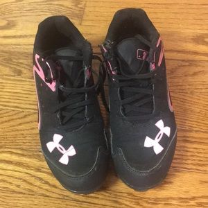 Under armor cleats black & pink size 3Y